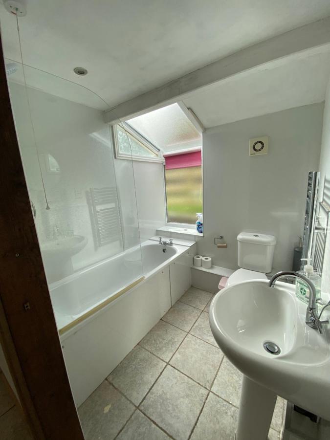 Vila Beautiful Secluded Farmhouse With Hot Tub Barmouth Exteriér fotografie