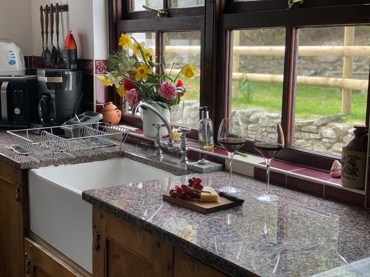 Vila Beautiful Secluded Farmhouse With Hot Tub Barmouth Exteriér fotografie