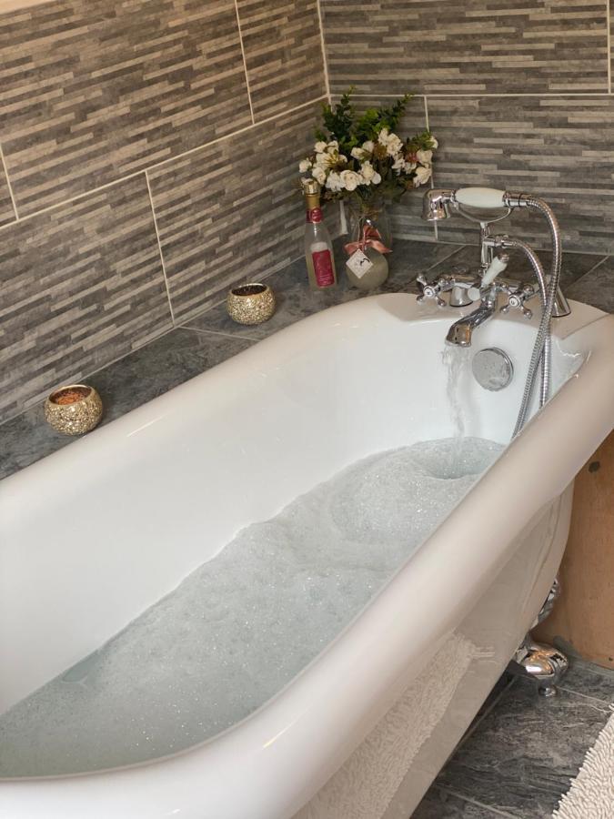 Vila Beautiful Secluded Farmhouse With Hot Tub Barmouth Exteriér fotografie